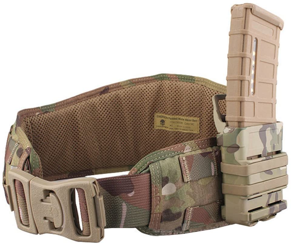 MOLLE対応のタクティカルベルトにマガジンポーチを付けたところ(マルチカム迷彩・EMERSON GEAR)