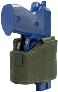 WARRIOR ASSAULT SYSTEMS ユニバーサルピストルホルスター(オリーブ色・青い練習用の銃を入れた状態)