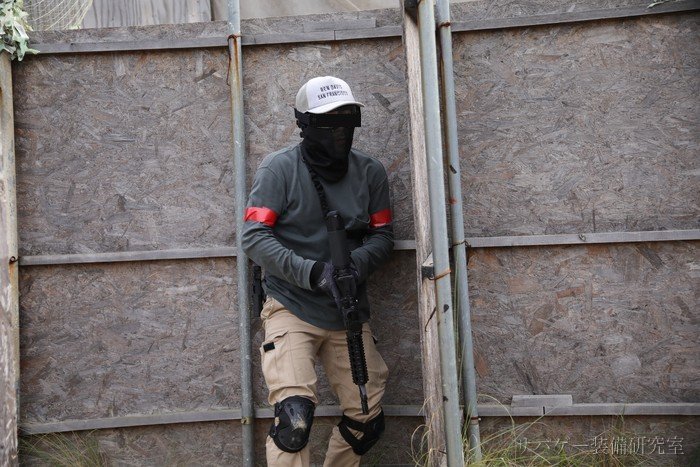 管理人のサバゲー装備一式（CQB-R・ニーパッド・メレルのブーツ）