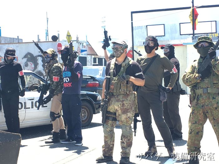 テロリストVS警察戦のイメージ(ポリスカー前のチーム)