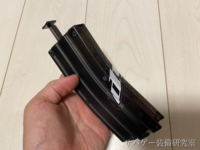 ライフル用マガジンにBBローダーで弾を込める