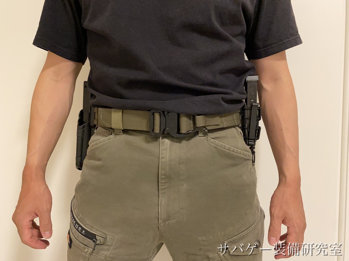 タクティカルベルトにホルスターとマグポーチを付けたファーストライン装備