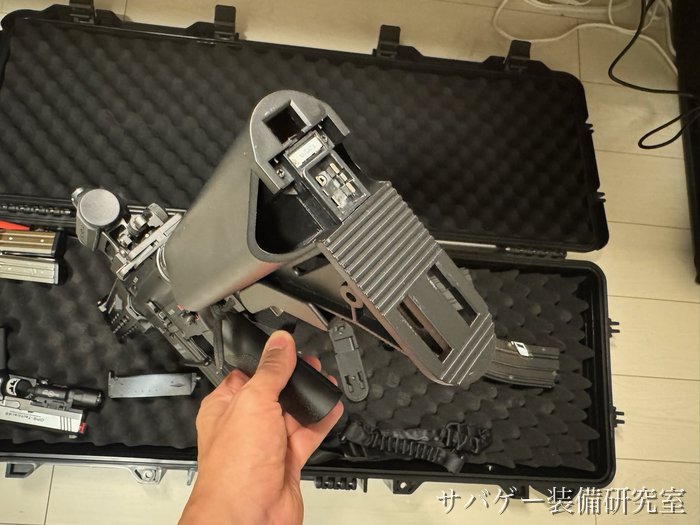 ストックパッドを外したHK416D デルタカスタムのストック(管理人の手にパッド)
