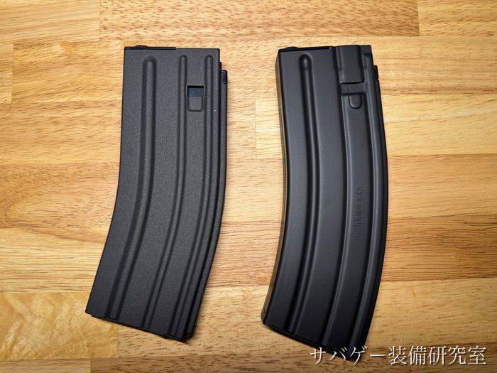 HK416D デルタカスタムの付属マガジン(左)とNo.186 82連マガジン(右)