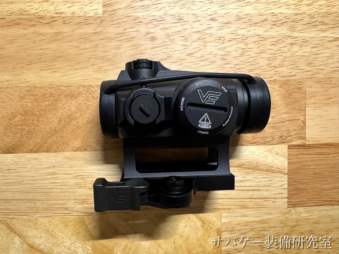 マーベリック 第3世代を真横から(3MOA Dot・IPX4・CR2032 の刻印)