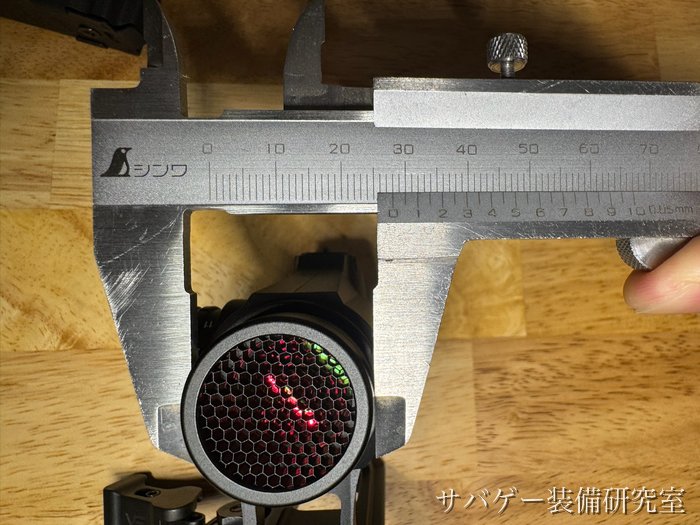 マーベリック 第3世代のキルフラッシュ側の筒の太さをノギスで測ったところ(28.0mm)